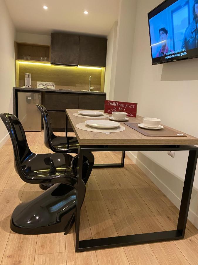 Living Studio Apartments 티라나 외부 사진