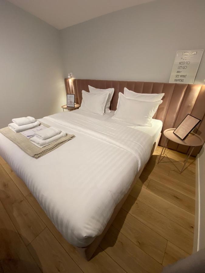 Living Studio Apartments 티라나 외부 사진