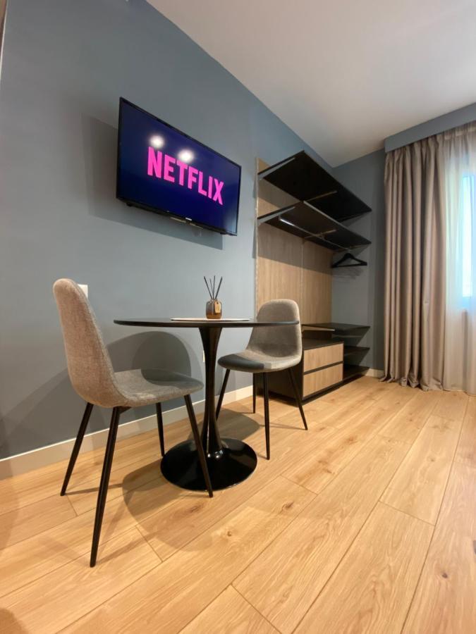 Living Studio Apartments 티라나 외부 사진